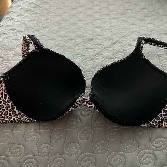 Victoria’s Secret Bra Body By Victoria Push Up Pigeonnant size 34C - Picture 6 of 8